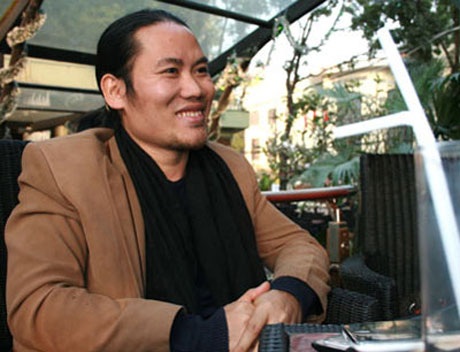 Vượng “Râu” không né tránh sau vụ bị cảnh sát tạm giữ - 1 Vượng “Râu” không né tránh sau vụ bị cảnh sát tạm giữ - 1