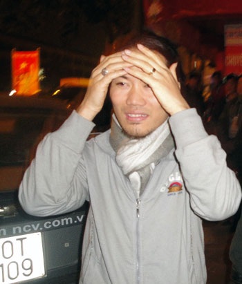 Vượng “Râu” không né tránh sau vụ bị cảnh sát tạm giữ - 2 Vượng “Râu” không né tránh sau vụ bị cảnh sát tạm giữ - 2