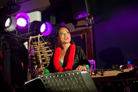 Thăng hoa cùng "Quê nhà" của Nguyên Lê - Tùng Dương - 11 Thăng hoa cùng "Quê nhà" của Nguyên Lê - Tùng Dương - 11