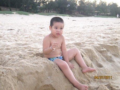 Vẻ ngộ nghĩnh của con trai “chuồn chuồn ớt” Ngọc Khuê - 8