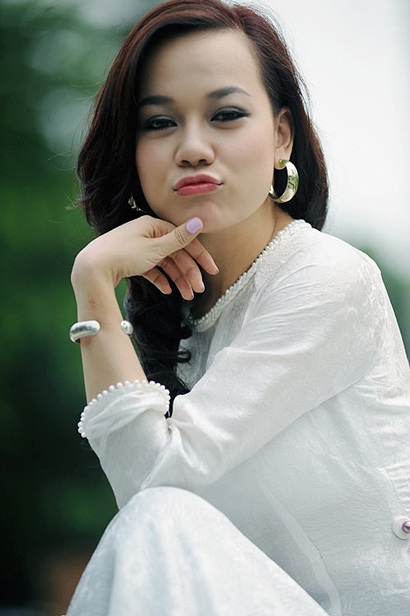Minh Chuyên đẹp hơn nhờ…sửa mũi - 2 Minh Chuyên đẹp hơn nhờ…sửa mũi - 2