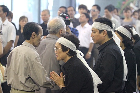 Nhiều nghệ sĩ xúc động tiễn đưa NSND Quý Dương - 1