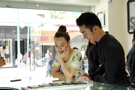 Hoài Thu “tình tứ” với Á vương Hà Trọng Tài - 4