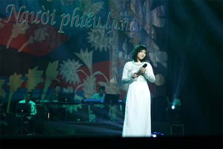 Ngắm lại những khoảnh khắc đẹp trong đêm nhạc Phạm Duy - 7 Ngắm lại những khoảnh khắc đẹp trong đêm nhạc Phạm Duy - 7