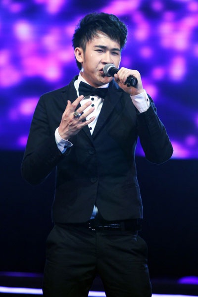 Đàm Vĩnh Hưng mặc lại trang phục cũ - 7