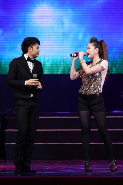 Đàm Vĩnh Hưng mặc lại trang phục cũ - 9