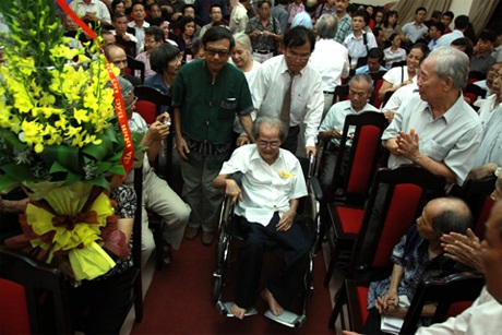 Nhà văn Sơn Tùng được phong Anh hùng lao động - 1 Nhà văn Sơn Tùng được phong Anh hùng lao động - 1