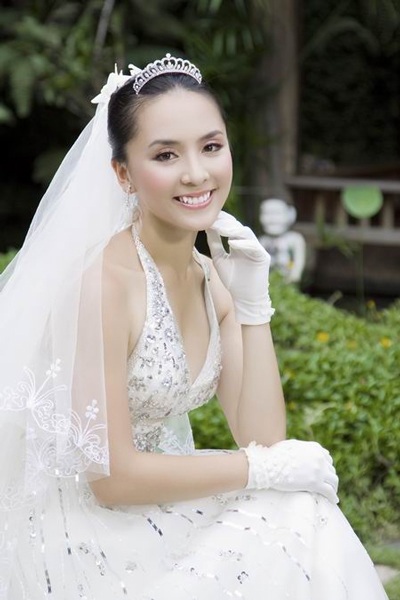 Tiết lộ thú vị về đám cưới độc đáo của Á hậu Thiên Lý - 4 Tiết lộ thú vị về đám cưới độc đáo của Á hậu Thiên Lý - 4