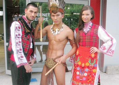 Ngọc Tình "đóng khố, cởi trần" tại cuộc thi siêu mẫu Thế giới - 5