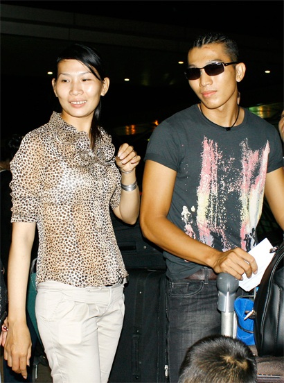 Huyền Trang - Ngọc Tình lên đường dự thi siêu mẫu thế giới - 6