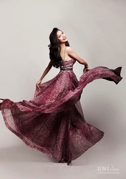 Tiết lộ váy dạ hội quyến rũ của Á hậu Hoàng My - 6