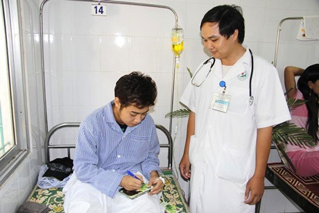 “Sao mai” Hoàng Nghiệp nhập viện - 3 “Sao mai” Hoàng Nghiệp nhập viện - 3