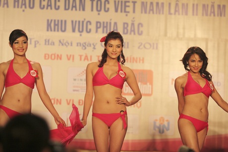 Ngắm các thiếu nữ dân tộc trình diễn bikini - 13
