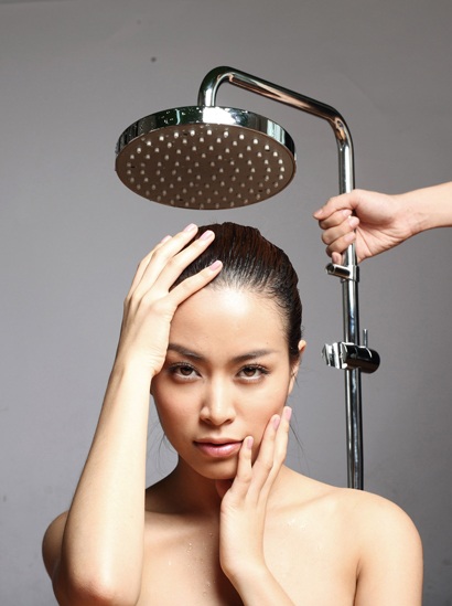 Hoàng Thùy Linh xuất hiện gợi cảm vì môi trường - 4