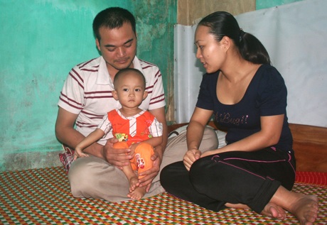 Nghệ sĩ Hà Nội ủng hộ nữ ca sĩ với đứa con không có hậu môn - 2