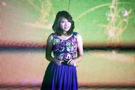 Ca sĩ Đoan Trang gặp sự cố "hớ hênh" trên sân khấu - 14