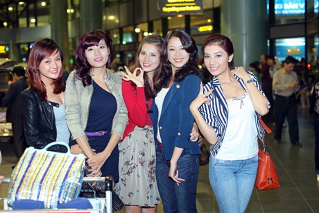 Nhiều “chân dài” tiễn Tùng Lan đi thi HH Châu Á Thái Bình Dương  - 1