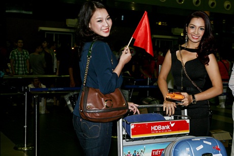 Nhiều “chân dài” tiễn Tùng Lan đi thi HH Châu Á Thái Bình Dương  - 5