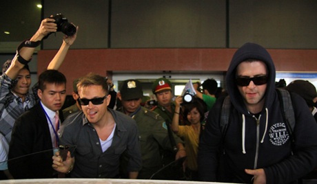 Westlife phấn khích giữa vòng vây fan Việt - 18