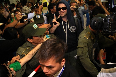 Westlife phấn khích giữa vòng vây fan Việt - 17