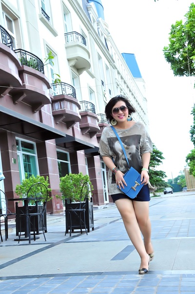 Ca sĩ Hoàng Dung sành điệu xuống phố - 1 Ca sĩ Hoàng Dung sành điệu xuống phố - 1