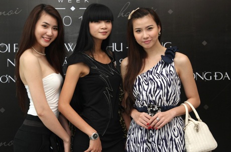 “Người mẫu đến muộn 2 phút bị phạt…1 triệu đồng” - 2 “Người mẫu đến muộn 2 phút bị phạt…1 triệu đồng” - 2