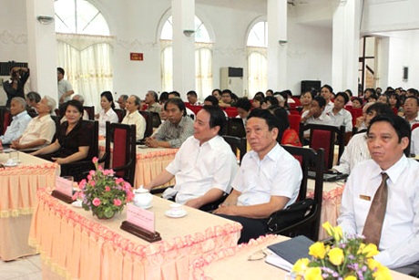 Hội nghị viết văn trẻ lần 8 khai mạc ở Tuyên Quang - 2 Hội nghị viết văn trẻ lần 8 khai mạc ở Tuyên Quang - 2