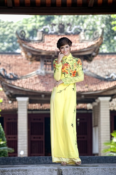 Người đẹp, siêu mẫu nhiệt tình “Tri ân Người mẹ” - 1 Người đẹp, siêu mẫu nhiệt tình “Tri ân Người mẹ” - 1