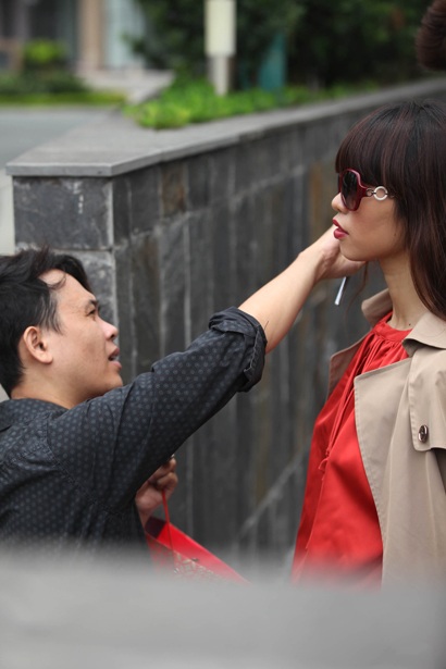 “Đột nhập” một buổi chụp hình của siêu mẫu Hà Anh - 2
