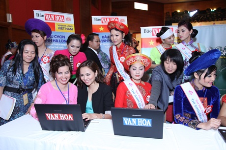 Thí sinh Hoa hậu khoe bản sắc văn hóa dân tộc - 3