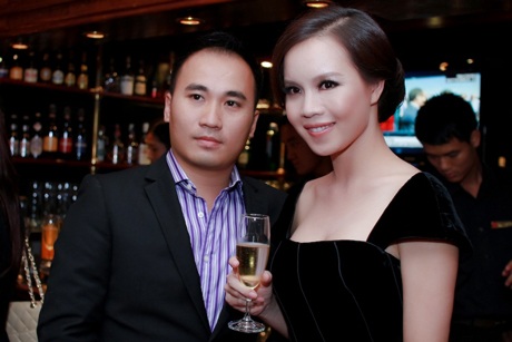 Á hậu Ngọc Oanh diện đầm đen gợi cảm - 5