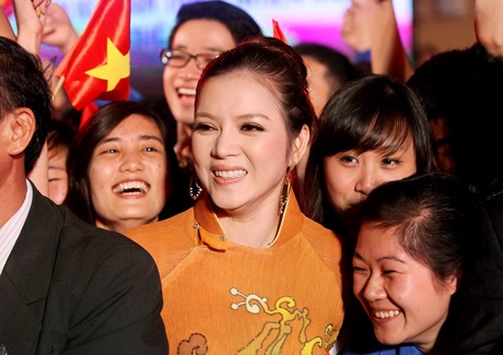 Lý Nhã Kỳ nổi bật trong đêm mừng chiến thắng Vịnh Hạ Long - 7