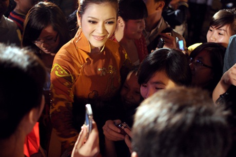 Lý Nhã Kỳ nổi bật trong đêm mừng chiến thắng Vịnh Hạ Long - 8