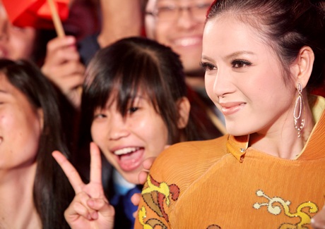 Lý Nhã Kỳ nổi bật trong đêm mừng chiến thắng Vịnh Hạ Long - 10