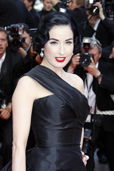 Lý Nhã Kỳ đưa kim cương Enigma đến Việt Nam - 3 Lý Nhã Kỳ đưa kim cương Enigma đến Việt Nam - 3