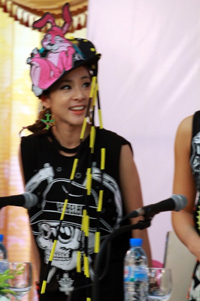 2NE1 từ chối trả lời về tin đồn sử dụng ma túy  - 7