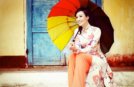 Hoa hậu Ngọc Diễm bồi hồi trở về trường cũ - 7 Hoa hậu Ngọc Diễm bồi hồi trở về trường cũ - 7