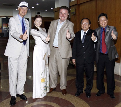 “Tôi luôn tin Vịnh Hạ Long sẽ chiến thắng”  - 3