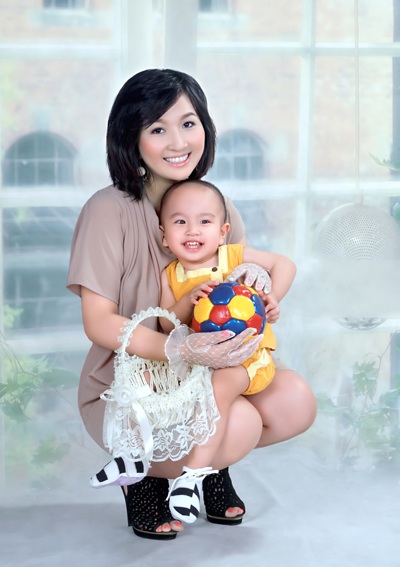 Chùm ảnh ngộ nghĩnh của con trai ca sĩ Hoàng Dung - 1 Chùm ảnh ngộ nghĩnh của con trai ca sĩ Hoàng Dung - 1