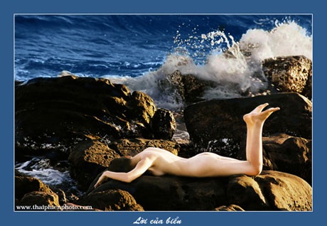 Ngắm chùm ảnh nude đẹp mê hồn của nghệ sĩ Thái Phiên - 1 Ngắm chùm ảnh nude đẹp mê hồn của nghệ sĩ Thái Phiên