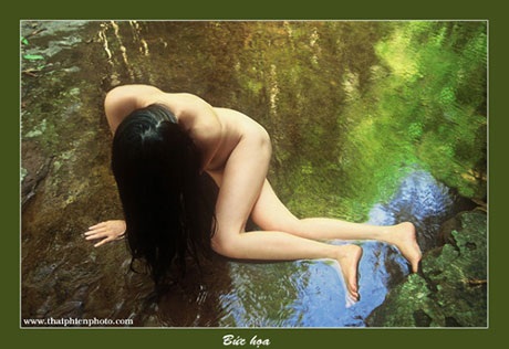 Ngắm chùm ảnh nude đẹp mê hồn của nghệ sĩ Thái Phiên - 3 Ngắm chùm ảnh nude đẹp mê hồn của nghệ sĩ Thái Phiên