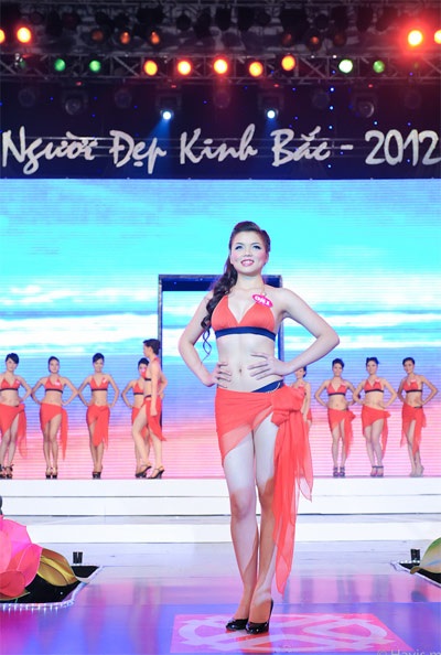 Nguyễn Thị Truyền đăng quang Người đẹp Kinh Bắc