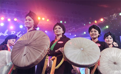 Nguyễn Thị Truyền đăng quang Người đẹp Kinh Bắc