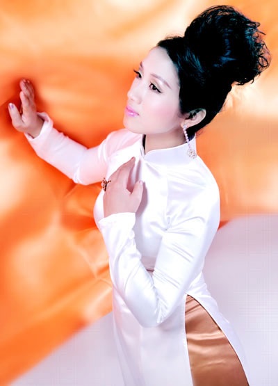 “Sao mai” Phương Nga tái xuất với album “nhạc đỏ” acoustic - 2 “Sao mai” Phương Nga tái xuất với album “nhạc đỏ” acoustic - 2