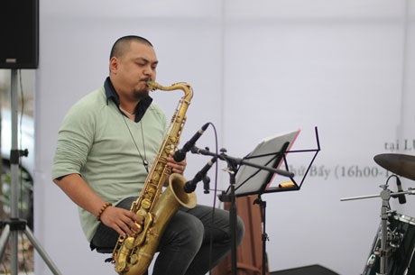 Nhạc Jazz được biểu diễn ngẫu hứng trên hè phố