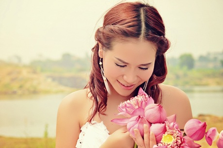 Nhớ Trịnh Công Sơn, Hồng Mơ ra mắt “Môi hồng đào”