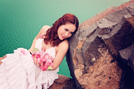 Nhớ Trịnh Công Sơn, Hồng Mơ ra mắt “Môi hồng đào”