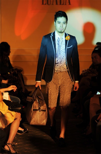 Hoàng Thùy Linh diện váy hàng hiệu gần 100 triệu đồng