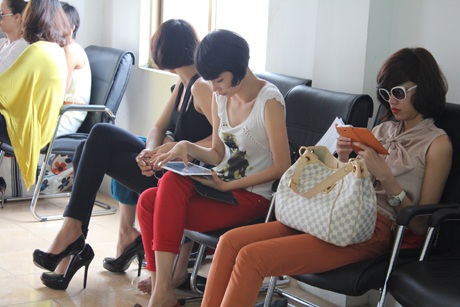 Trang Nhung gợi cảm trên sàn tập catwalk