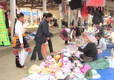 Tái hiện chợ văn hóa các dân tộc tại Đồng Mô